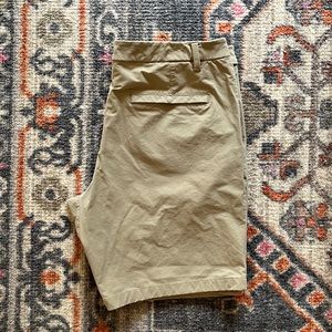 Lululemon ABC Tan Shorts 38